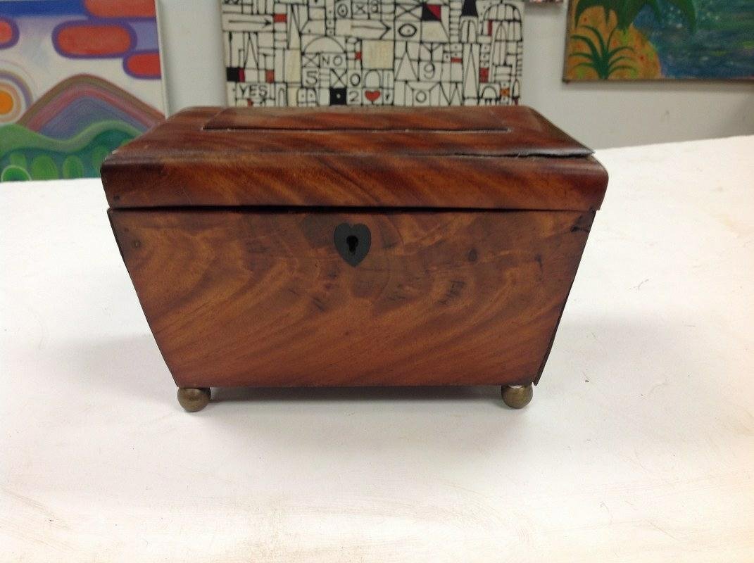 EARLY MAHOGANY TEA CADDY WITH EBONY HEAR SHAPED KEY (1 of 4)