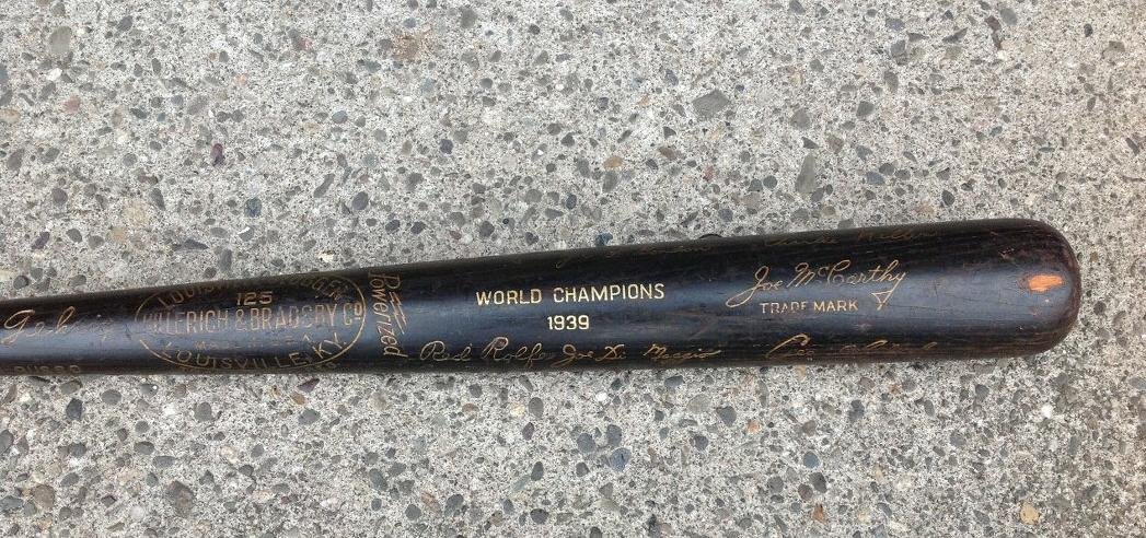 1939 NEW YORK YANKEES WORLD CHAMPIONS BLACK BAT . THIS (1 of 9)