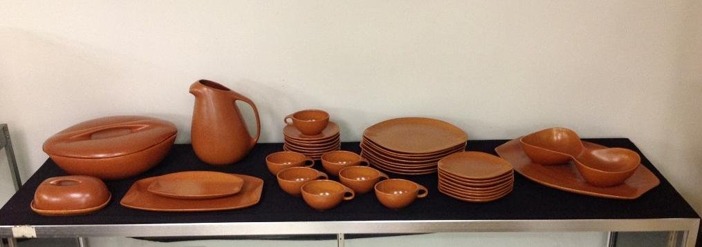 LOT OF RAYMOR BY ROSEVILLE DINNERWARE, SERVICE FOR 8 (1 of 6)