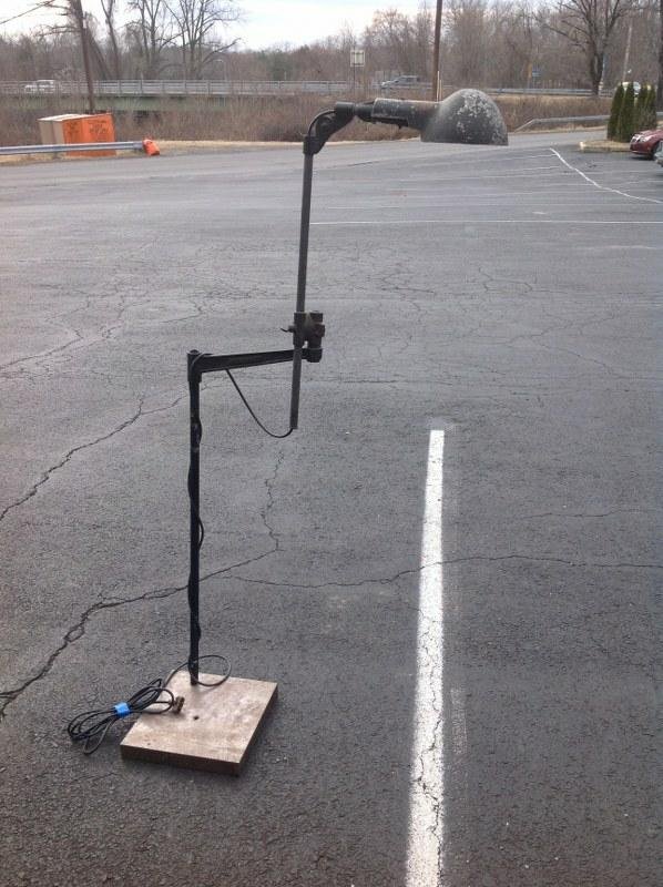 INDUSTRIAL IRON FLOOR LAMP (1 of 3)