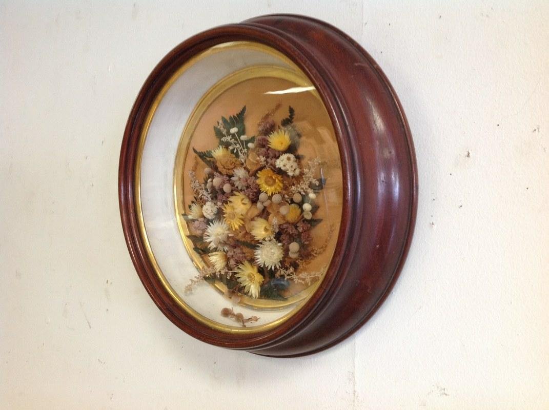 VICTORIAN SHADOWBOX DEEP FRAME WITH DRIED FLOWERS (1 of 3)