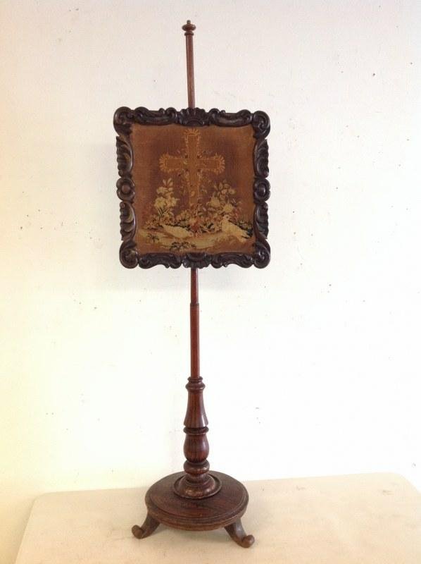 VICTORIAN ROSEWOOD ADJUSTABLE FIRE SCREEN W/EMBROIDERED (1 of 6)