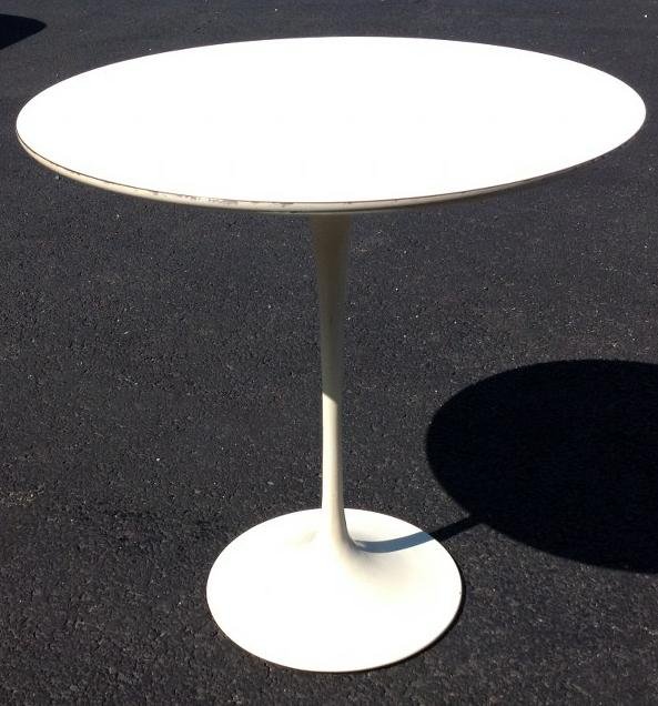 KNOLL WHITE TULIP BASE STAND, LABEL ON BOTTOM, NICE: KNOLL WHITE TULIP BASE STAND, LABEL ON BOTTOM, NICE OVERALL CONDITION, 20.5" HEIGHT; 20" DIAMETER