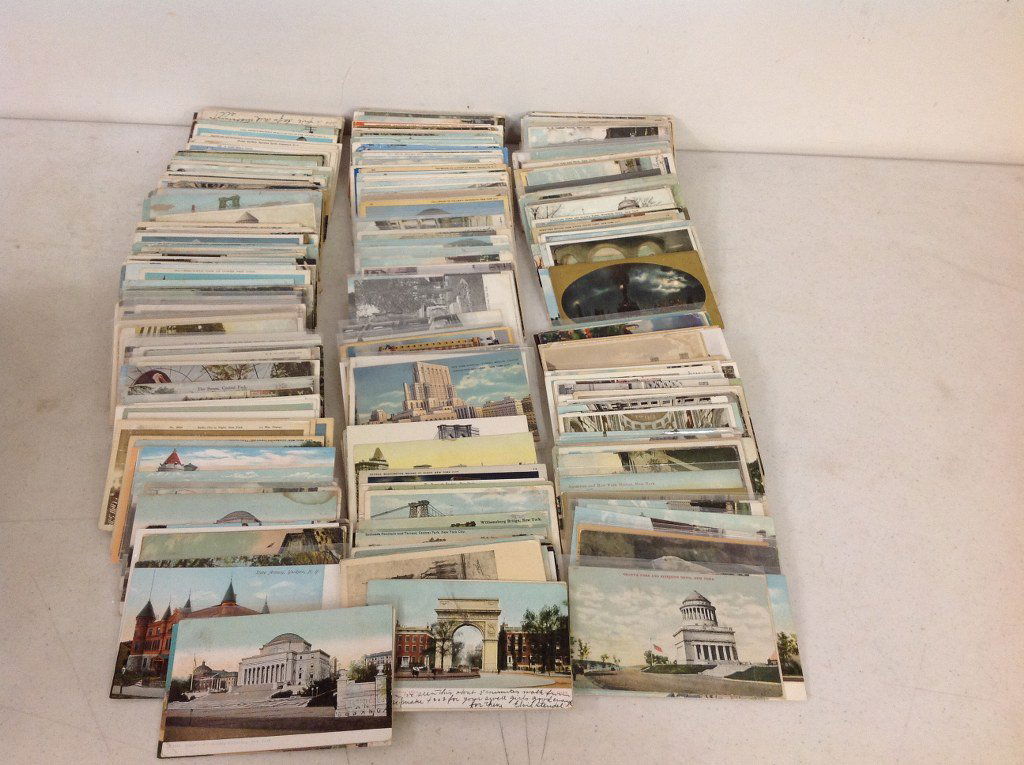 LOT OF OVER 400 HOLIDAY POSTCARDS INCLUDING CHRISTMAS (1 of 1)