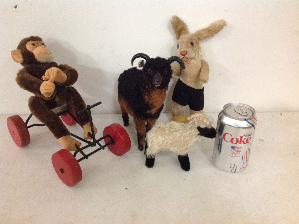 4 VINTAGE PLUSH ANIMALS INCLUDING STEIFF BUNNY (1 of 5)