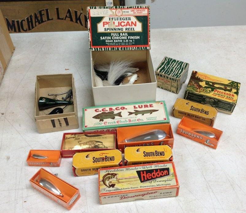 LOT OF OLD FISHING LURES FROM ESTATE, NICE OLD BOXES, (1 of 7)