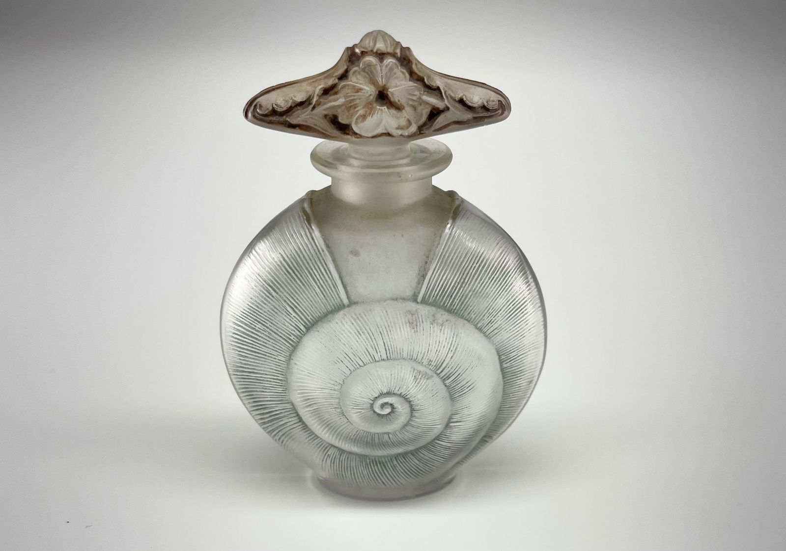 R. Lalique Glass Amphitrite  Perfume Bottle c. 1920 (1 of 6)