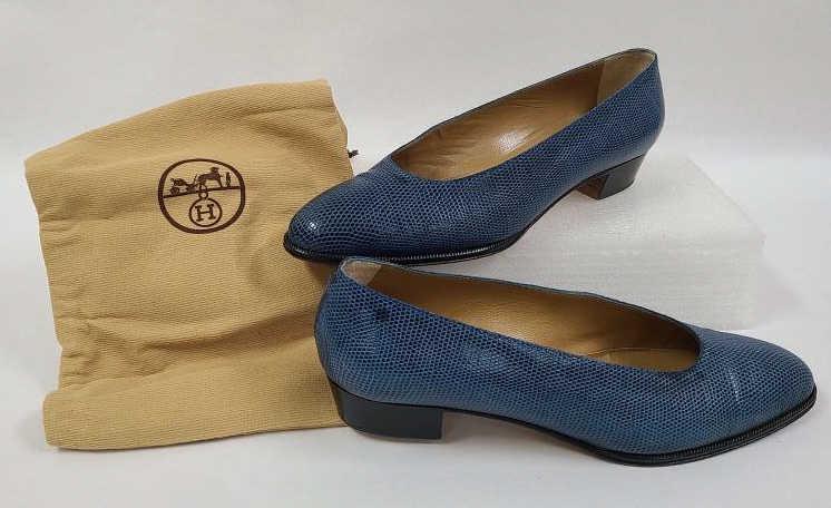 Vintage Hermes Blue Lizard Skin Flats 8: Vintage Hermes Paris shoes. Made in Italy. U.S. women's size 8 (Euro 38.5). Used but still very wearable. See photos.