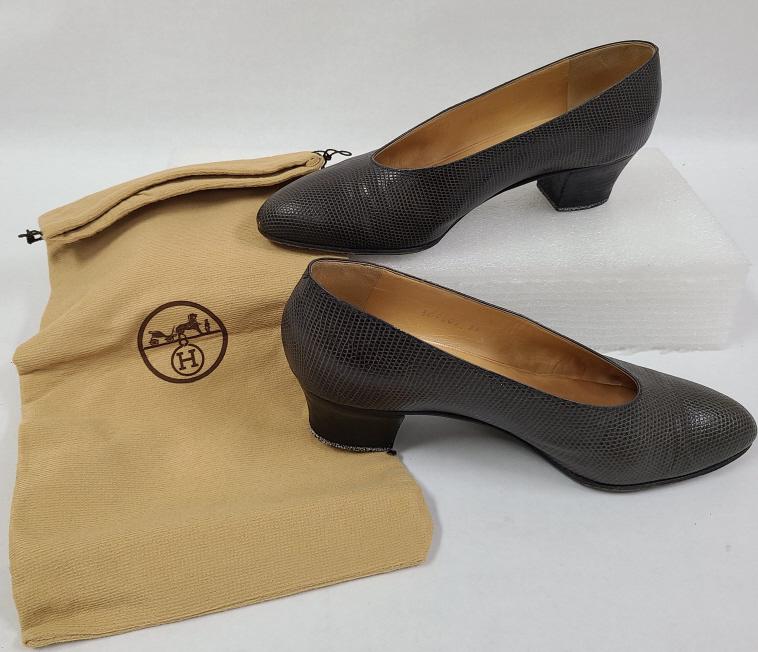 Vintage Hermes Gray Lizard Skin Pumps 8.5: Vintage Hermes Paris Lizard pumps. U.S. women's size 8.5 (39 Euro). Used but still very wearable.