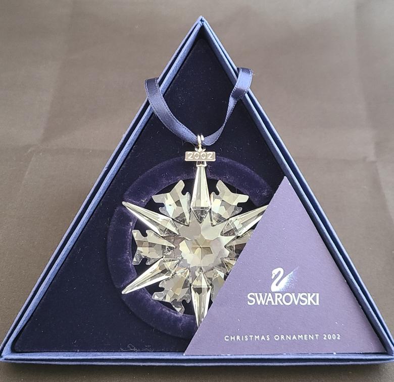 2002 Swarovski Crystal 9445 Christmas Ornament (1 of 4)