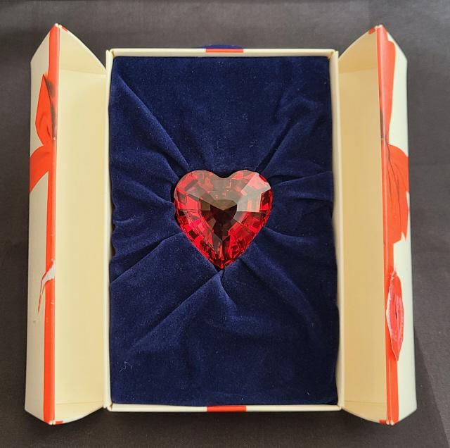 Swarovski Crystal Red Heart Renewal Gift (1 of 4)