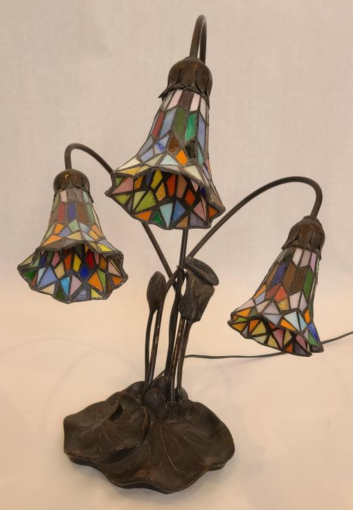 Tiffany Style Tulip Lamp with Heavy Bronze Base (1 of 11)