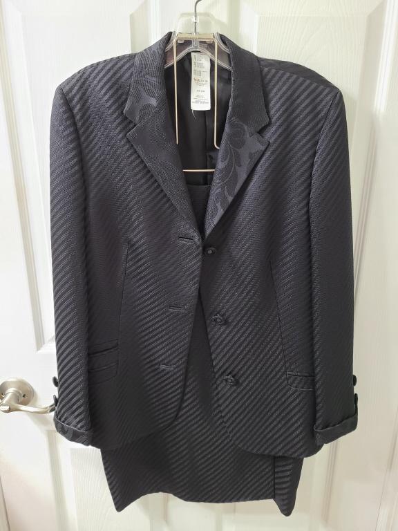Versace Couture Women's Blazer & Pencil Skirt: Sizes shown in photos. Size 42 blazer. Excellent condition.