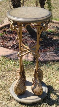 Neat Iron Seashell Table with Heavy Top & Base (1 of 7)