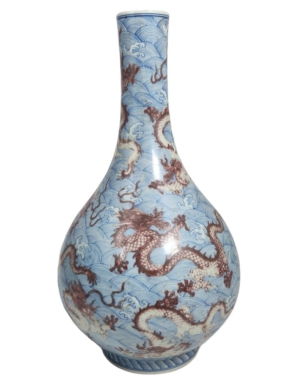 Pale Blue & White Chinese Dragon Table Vase (1 of 6)