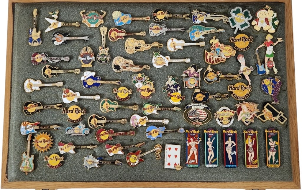 Hard Rock Cafe Casino Guitars Mardi Gras Pins (1 of 7)