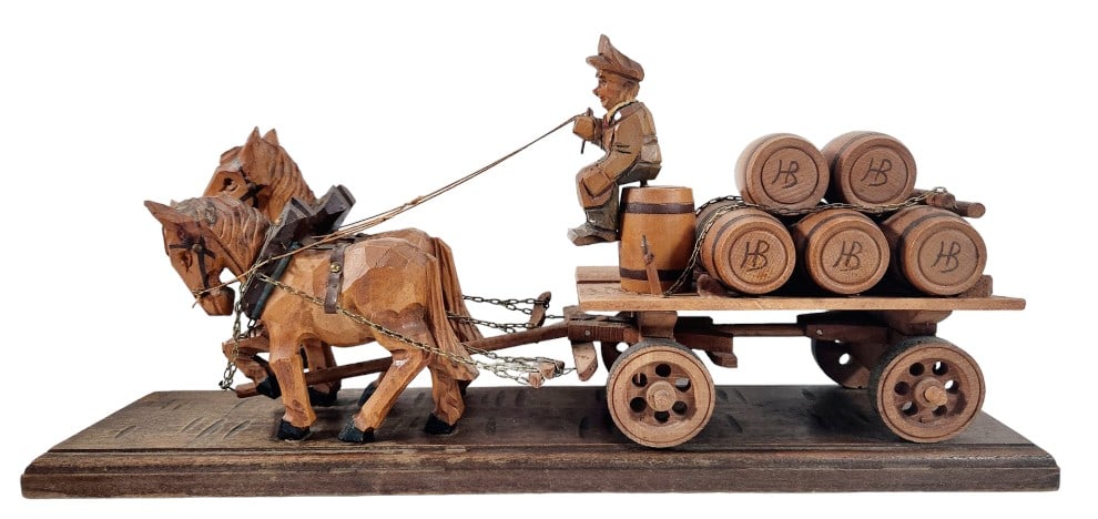 Handcrafted Wooden Hofbrau Beer Horse and Cart (1 of 7)