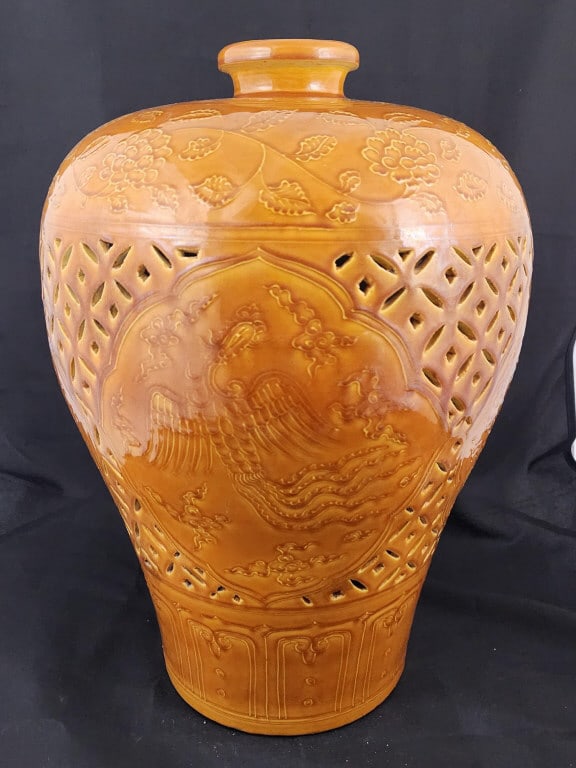 Chinese Yuan Dynasty Style Porcelain 16" Vase (1 of 6)