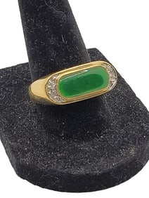 18k Yellow Gold Ring with Diamonds & Jade