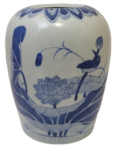 8.5" Blue & White Ginger Jar Chinese Vase: Does not include a lid. Please see photos for measurement and further details.