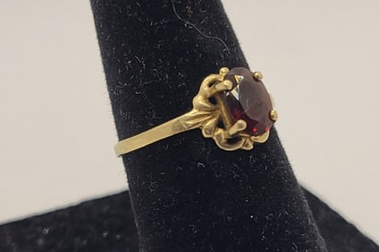 10k Yellow Gold Ring with Semi Precious Stone