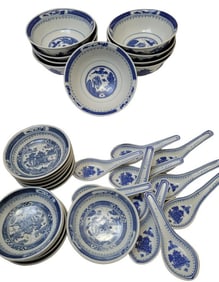 Chinese Blue & White Vintage Serveware