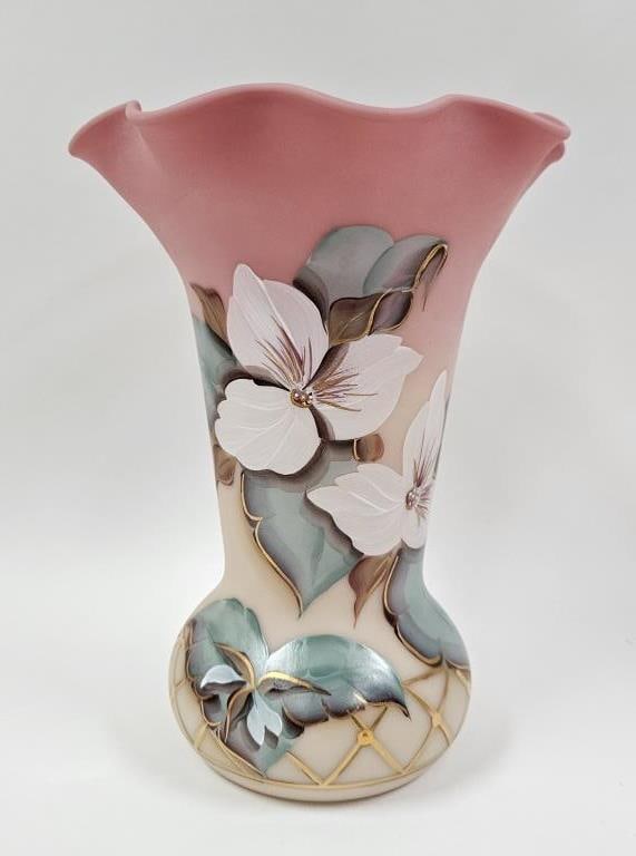 Fenton Family Signature LE Burmese Trillium Vase (1 of 7)