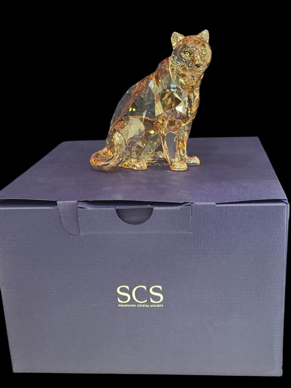 Swarovski 2019 SCS Amur Sofia Leopard: Swarovski 2019 SCS Amur Sofia Leopard #5428541 in original box. In excellent condition.