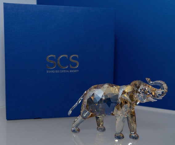 Swarovski SCS 2013 Elephant Cinta Crystal Figure: Swarovski SCS 2013 Elephant Cinta Crystal Figure #1137207 in original box. In excellent condition.