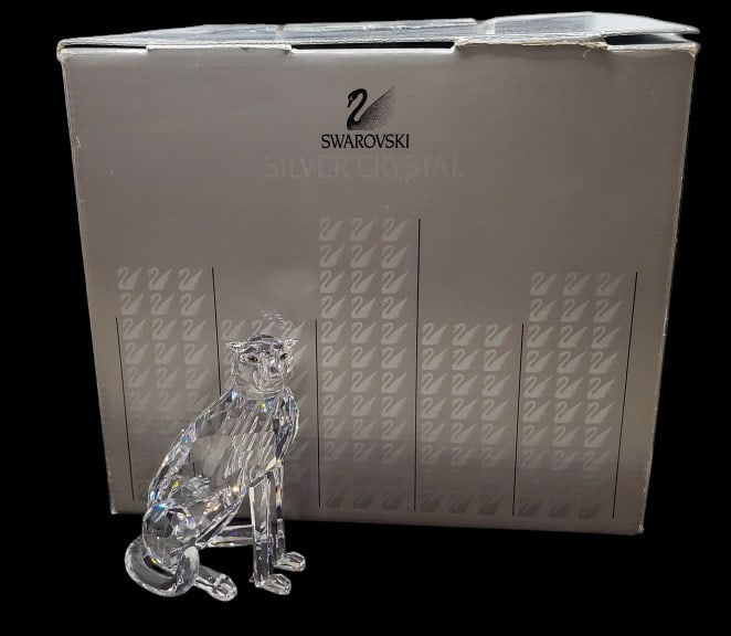 Swarovski Cheetah Crystal Retired Figure: Swarovski Cheetah Crystal Retired Figure with original box. In excellent condition.