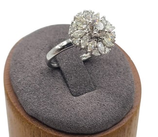 14k White Gold Diamond Cluster Ladies Ring