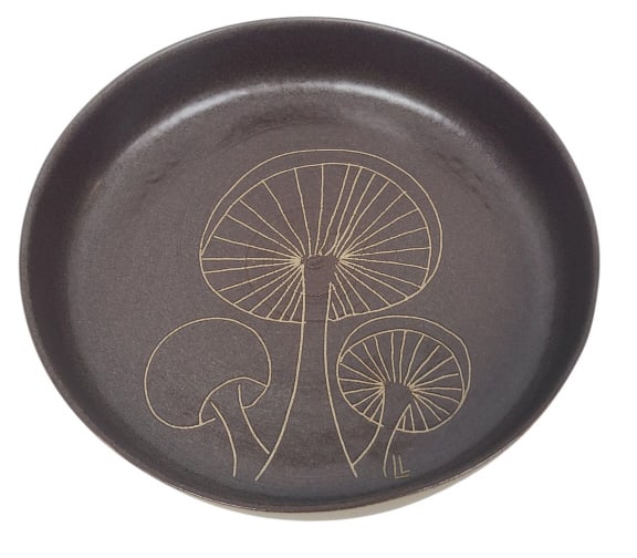 Marshall Studios Martz Pottery Mushroom Plate: In good condition