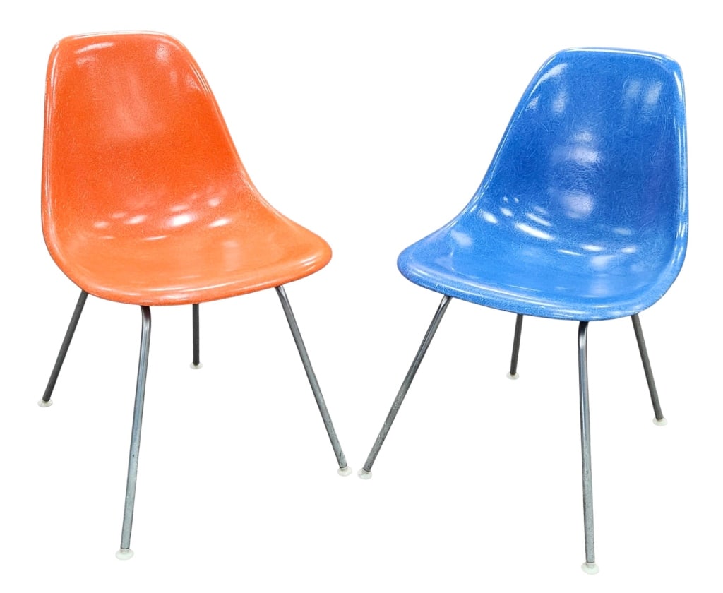Eames Herman Miller Orange & Blue Shell Chairs: IMPORTANT NOTE: Please be advised that we offer reasonably priced in-house shipping, but you must select Arrange My Own Shipping as part of your post-auction invoice options. Two vintage mid-century o