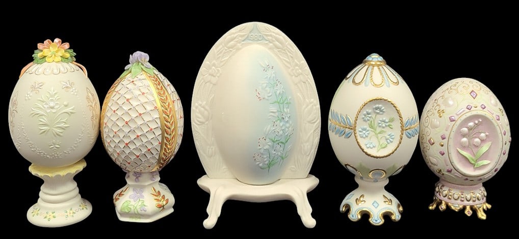 5 Cybis, Goebel by Lazzlo Ispansky Porcelain Eggs: IMPORTANT NOTE: Please be advised that we offer reasonably priced in-house shipping, but you must select Arrange My Own Shipping as part of your post-auction invoice options. One Goebel by Lazzlo Ispa
