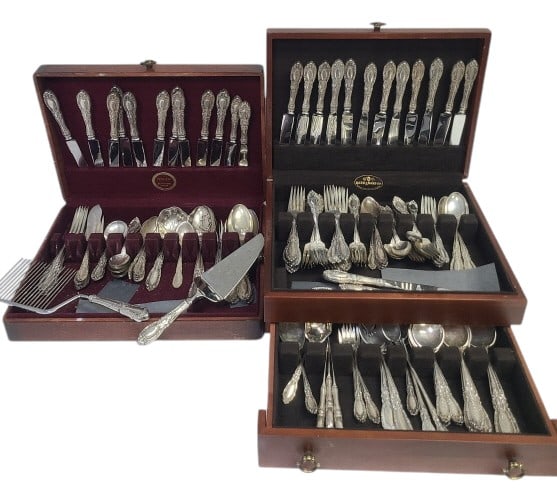 Towle Sterling Silver Set & .925 Handled Knives: IMPORTANT NOTE: Please be advised that we offer reasonably priced in-house shipping, but you must select Arrange My Own Shipping as part of your post-auction invoice options. Sterling handled items - 
