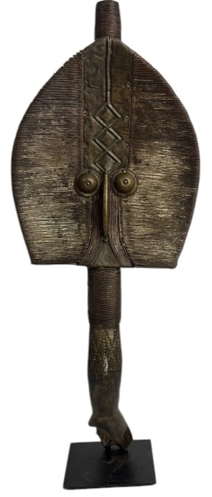 African Mahongwe Kota Reliquary: IMPORTANT NOTE: Legacy Auctions offers reasonably priced in-house and 3rd Party shipping options, but you must select Arrange My Own Shipping as part of your post-auction purchase options. African