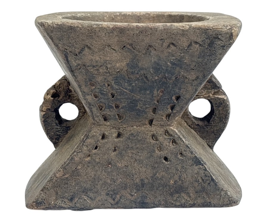 Antique Hand-carved Wooden Seed Holder: IMPORTANT NOTE: Legacy Auctions offers reasonably priced in-house and 3rd Party shipping options, but you must select Arrange My Own Shipping as part of your post-auction purchase options. Antique han