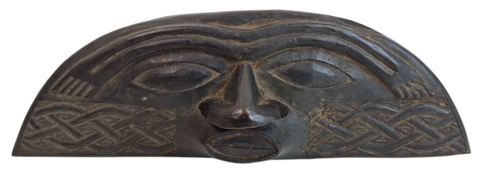 Handcrafted Kuba Box Congo: IMPORTANT NOTE: Legacy Auctions offers reasonably priced in-house and 3rd Party shipping options, but you must select Arrange My Own Shipping as part of your post-auction purchase options. Handcrafted