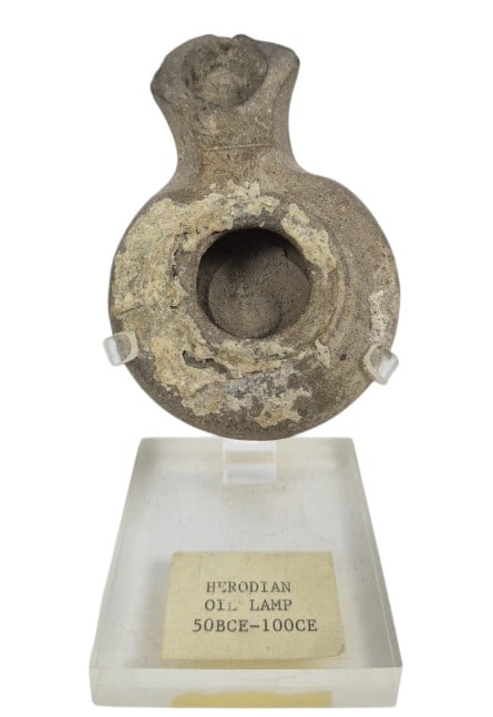 Herodian Oil Lamp 50BCE-100CE: IMPORTANT NOTE: Legacy Auctions offers reasonably priced in-house and 3rd Party shipping options, but you must select Arrange My Own Shipping as part of your post-auction purchase options. Herodian oi