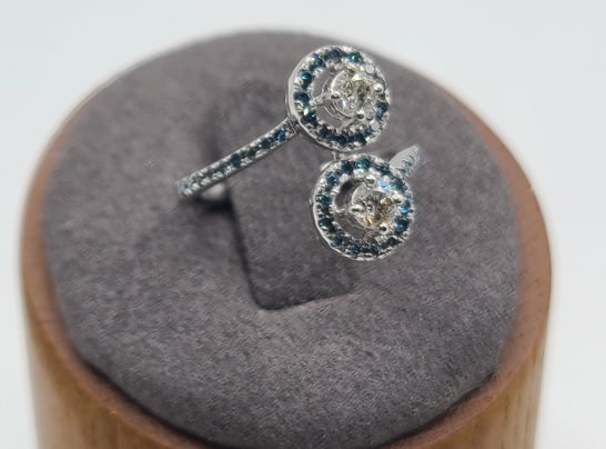 14k White Gold Diamond & Blue Stone Ring: IMPORTANT NOTE: Legacy Auctions offers reasonably priced in-house and 3rd Party shipping options, but you must select Arrange My Own Shipping as part of your post-auction purchase options. 14k white g