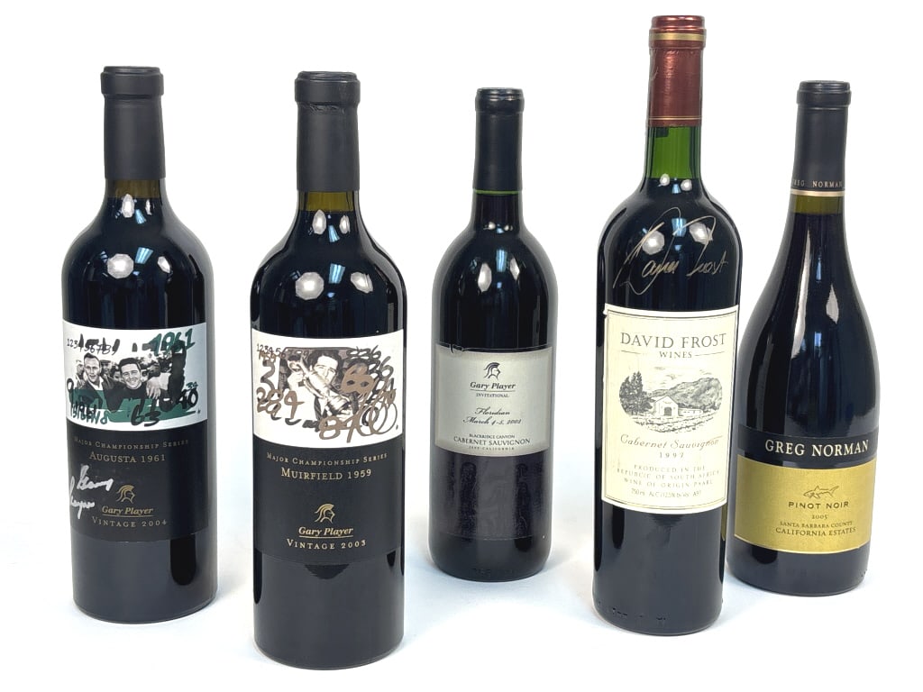 Mixed Lot. Red Wine for Golf Enthusiasts. Signed.: IMPORTANT NOTE: Legacy Auctions offers reasonably priced in-house and 3rd Party shipping options, but you must select Arrange My Own Shipping as part of your post-auction purchase options. Mixed lot o