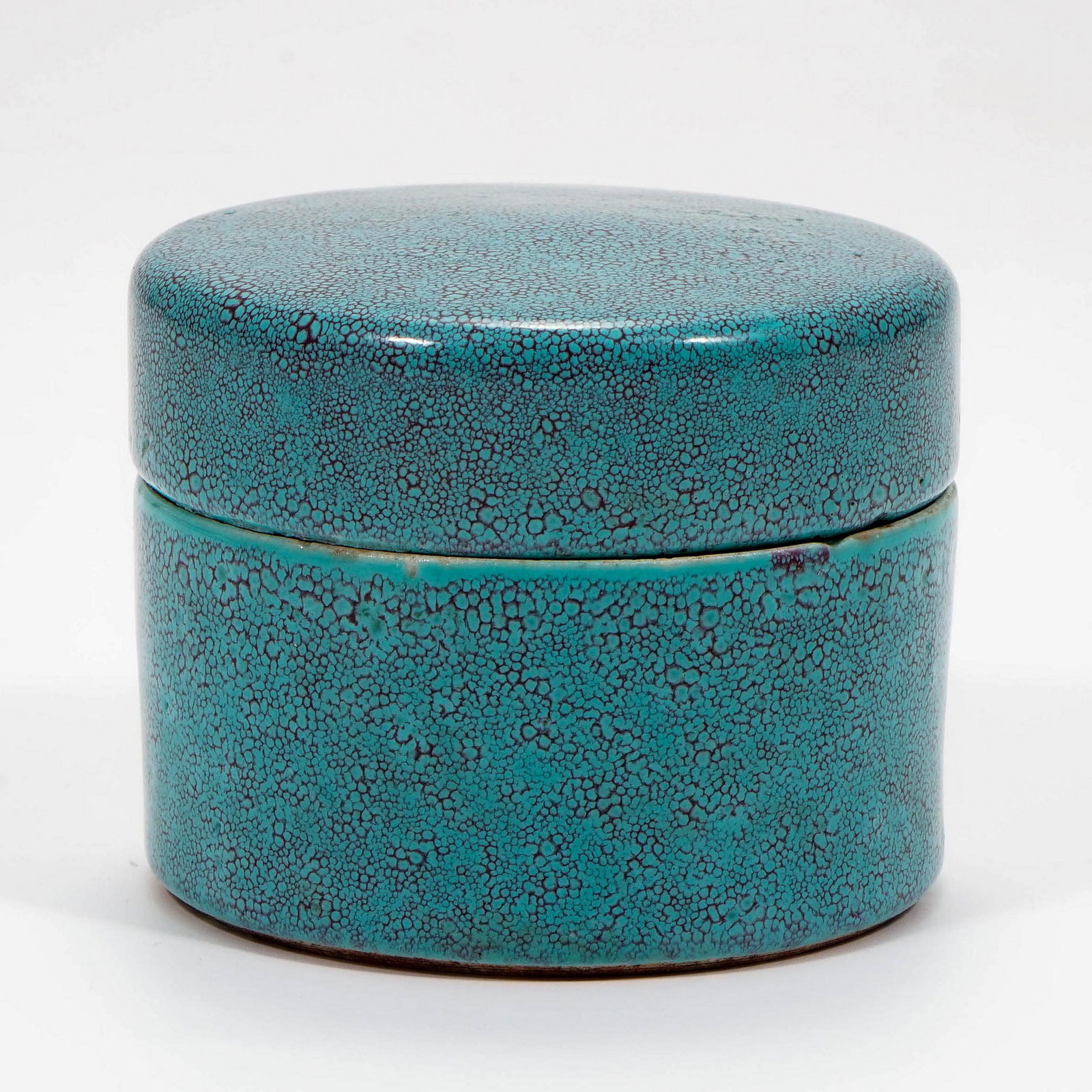 A Lujun glaze box in the late Qing Dynasty (1 of 5)
