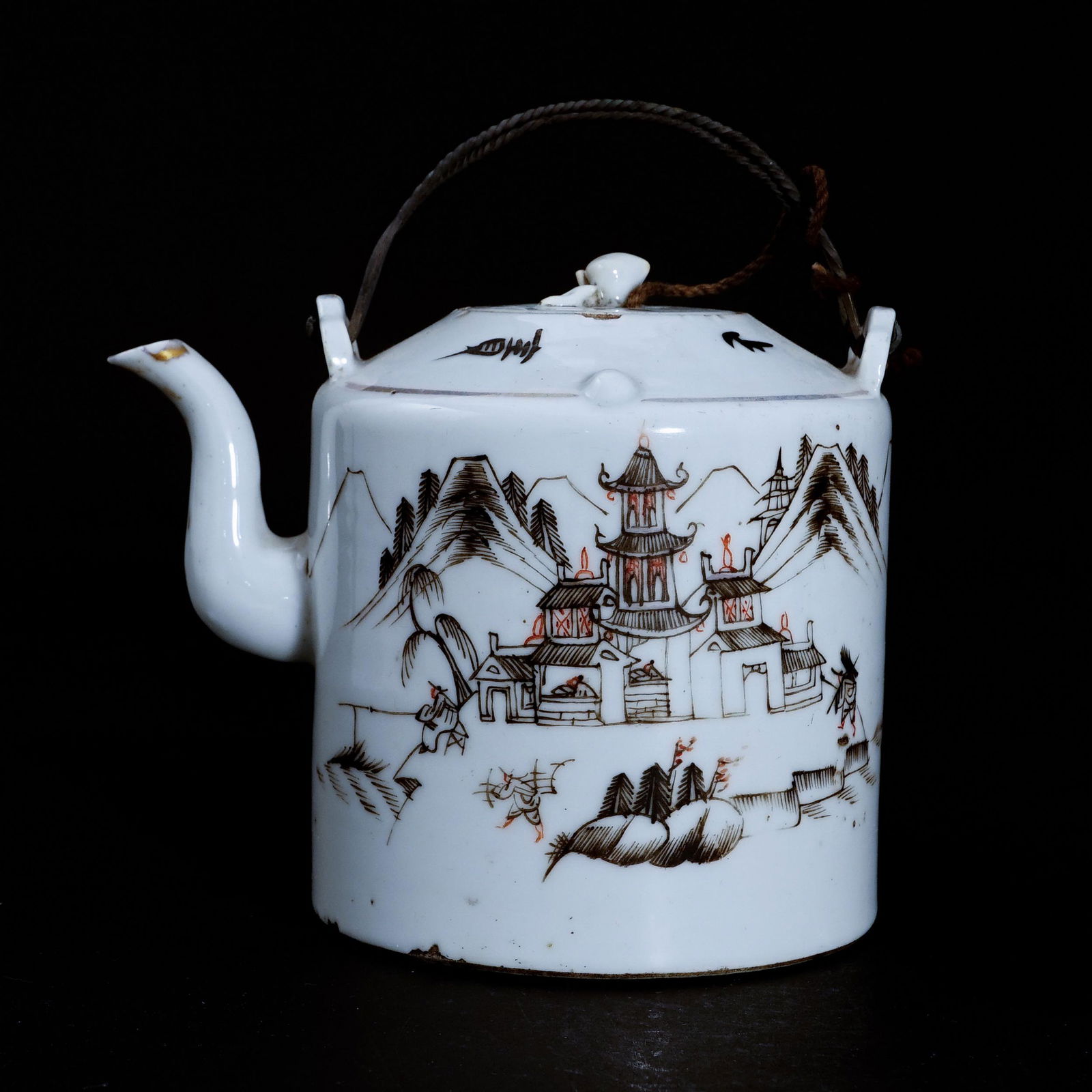 A ink pot in the Tongzhi period of the Qing Dynasty (1 of 6)