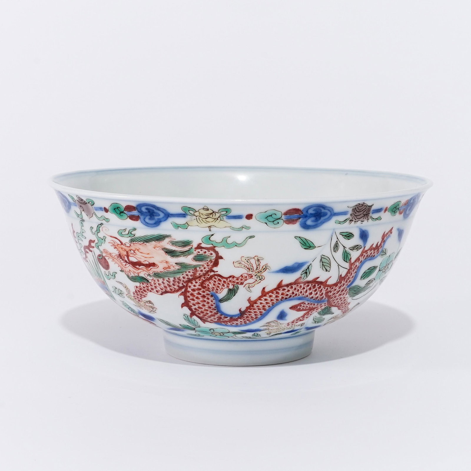 A famille verte bowl with dragon and phoenix pattern in the Kangxi period of the Qing Dynasty (1 of 6)