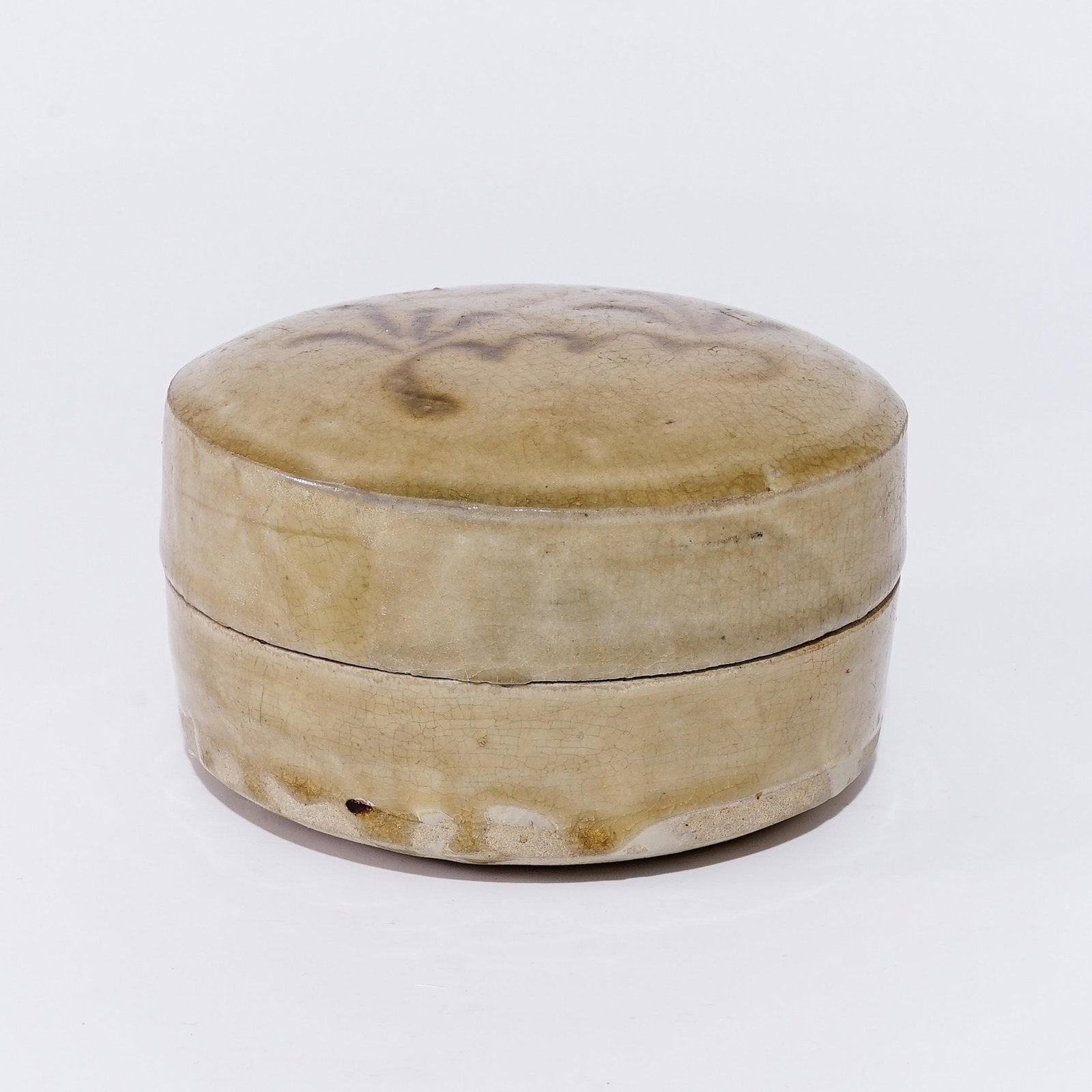 A Changsha ware box in the Tang Dynasty (1 of 5)