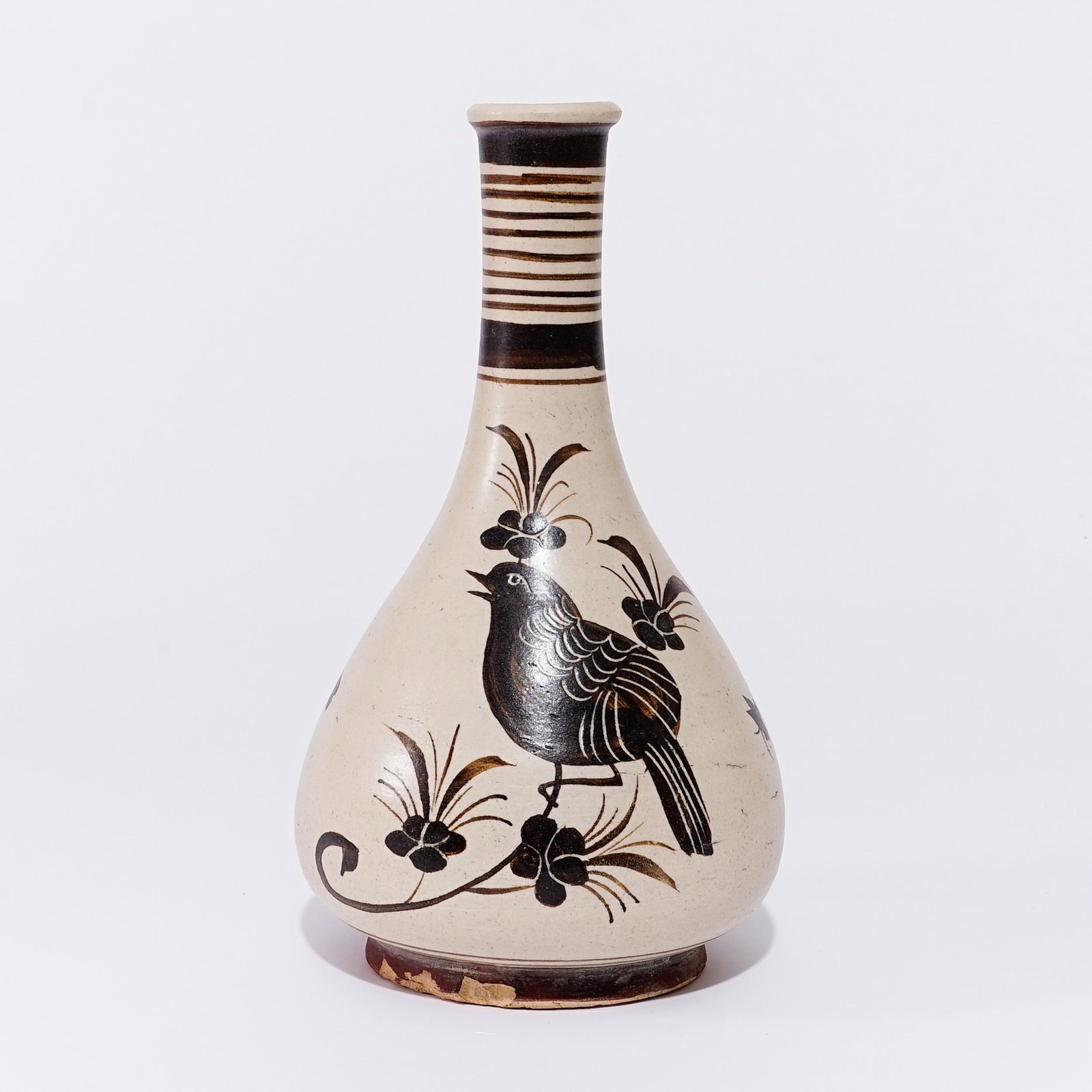 A  Jizhou ware vase with a flower and bird pattern in the Song Dynasty (1 of 4)