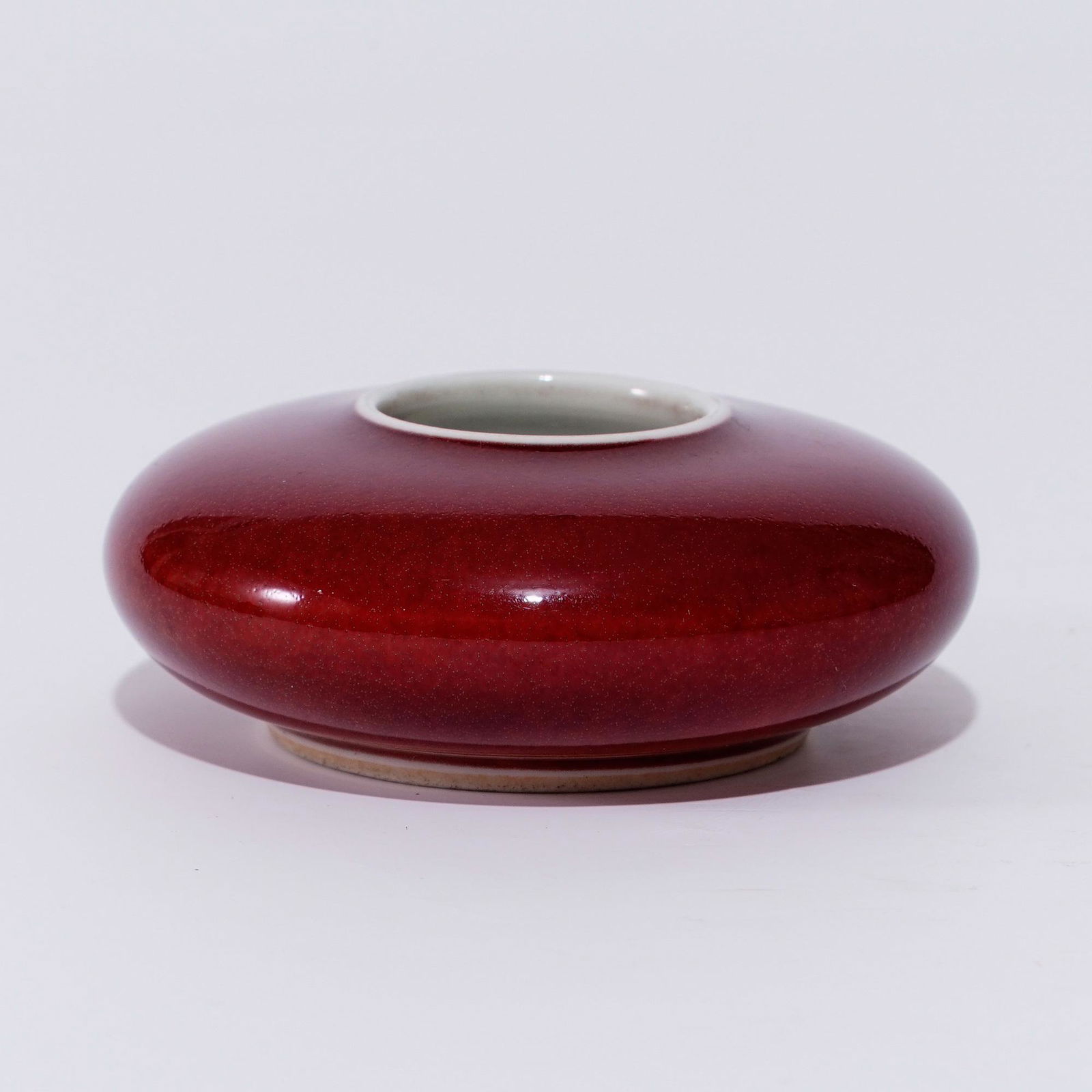 A red glaze water container in the Qing Dynasty (1 of 4)