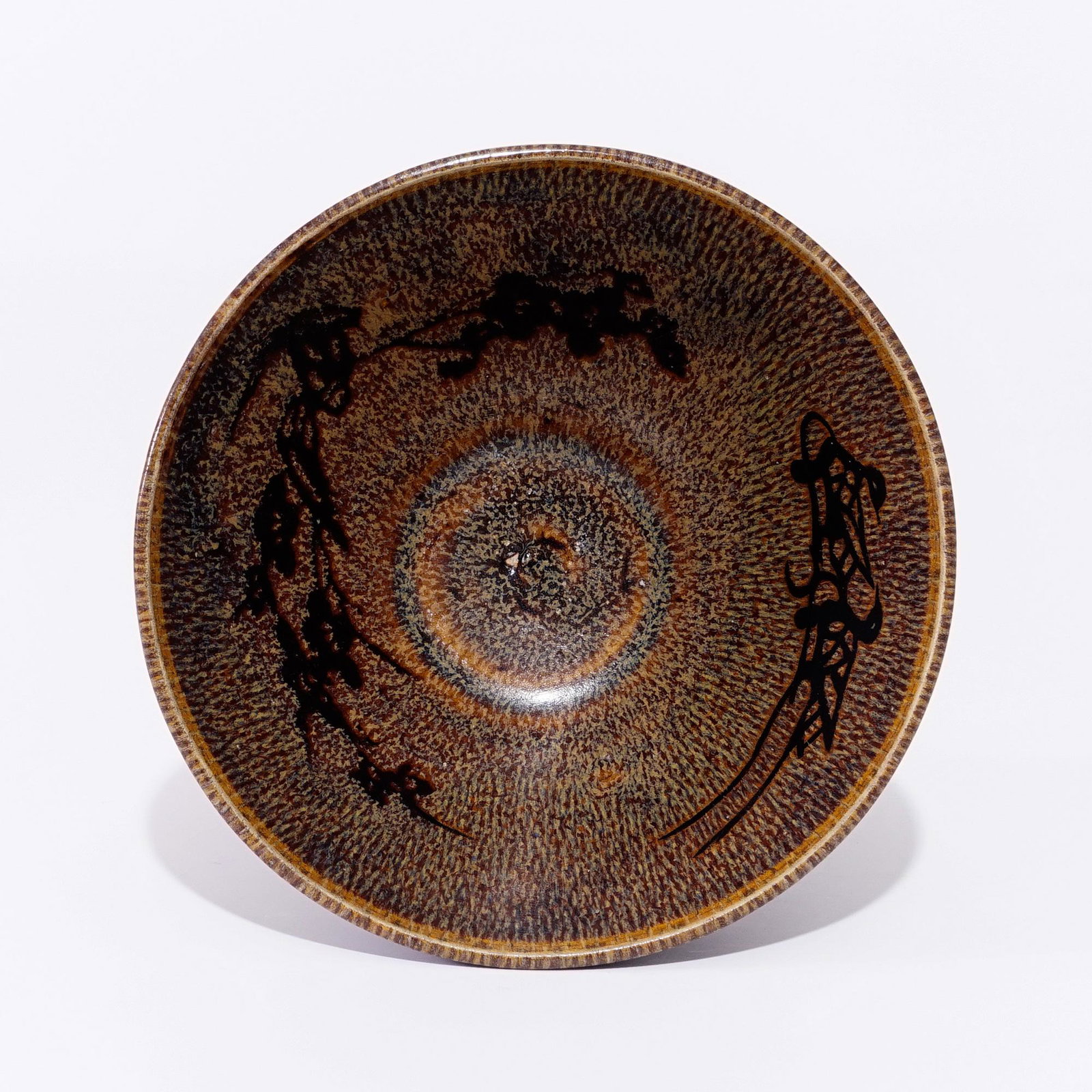 A  Jizhou ware bowl with patterns in the Song Dynasty (1 of 4)