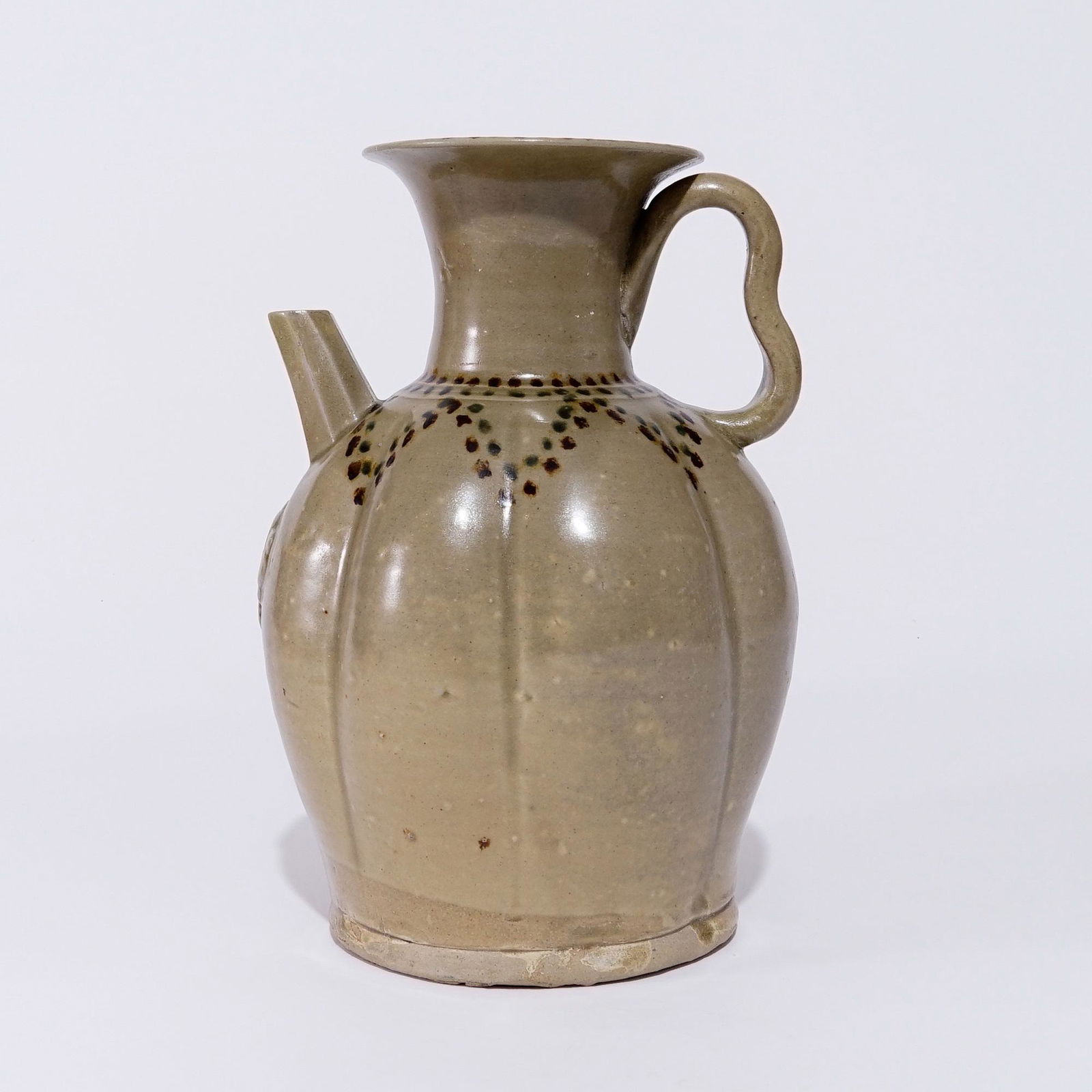 A Changsha ware pot in the Tang Dynasty (1 of 6)