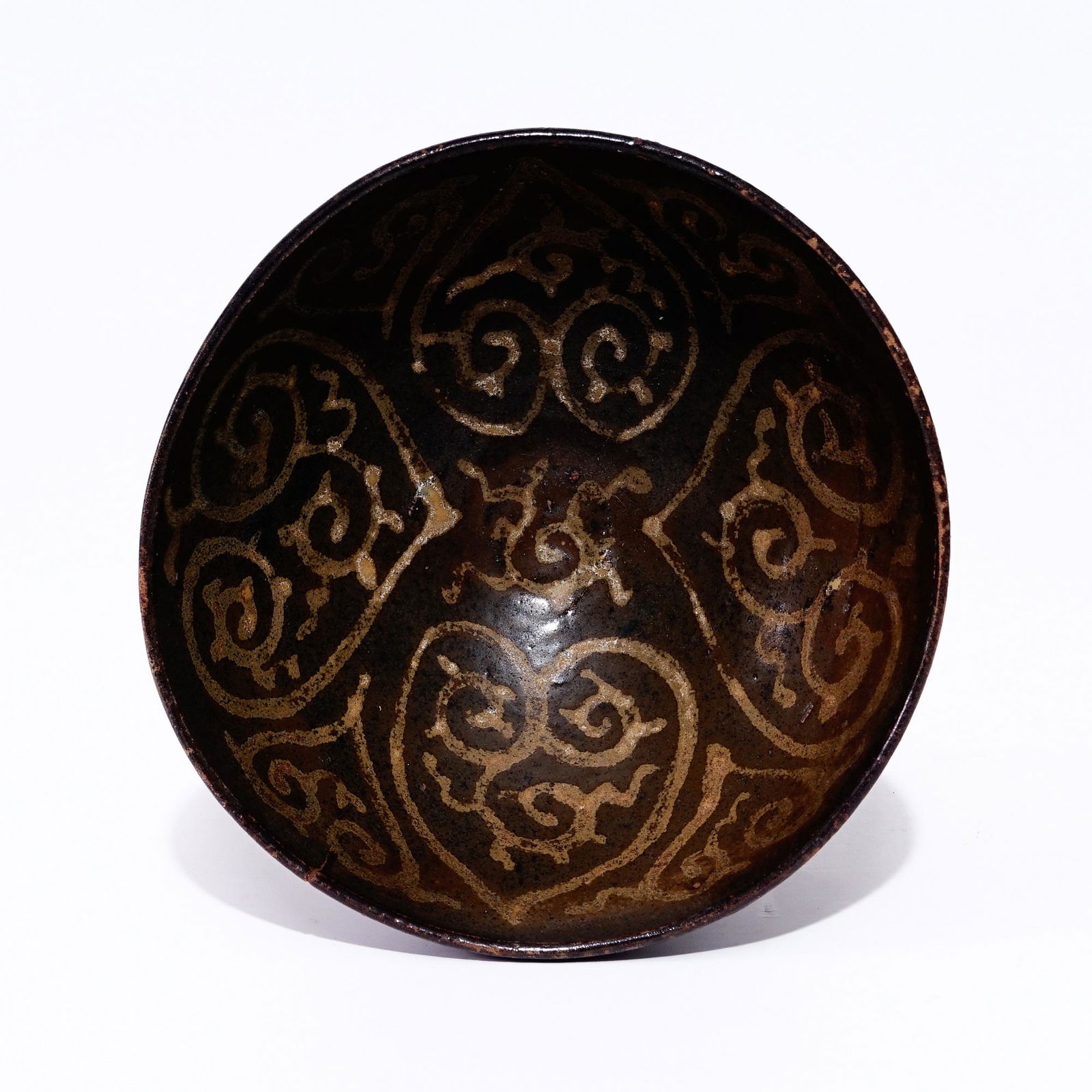 A  Jizhou ware cup with patterns in the Song Dynasty (1 of 4)